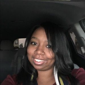 Meet your Posher, Kendra